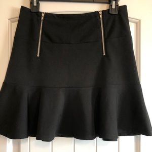 Trendy black skirt